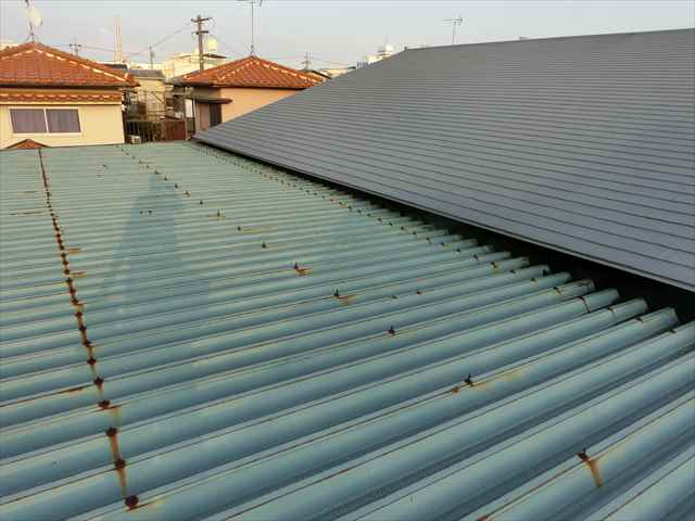折半屋根の塗装工事