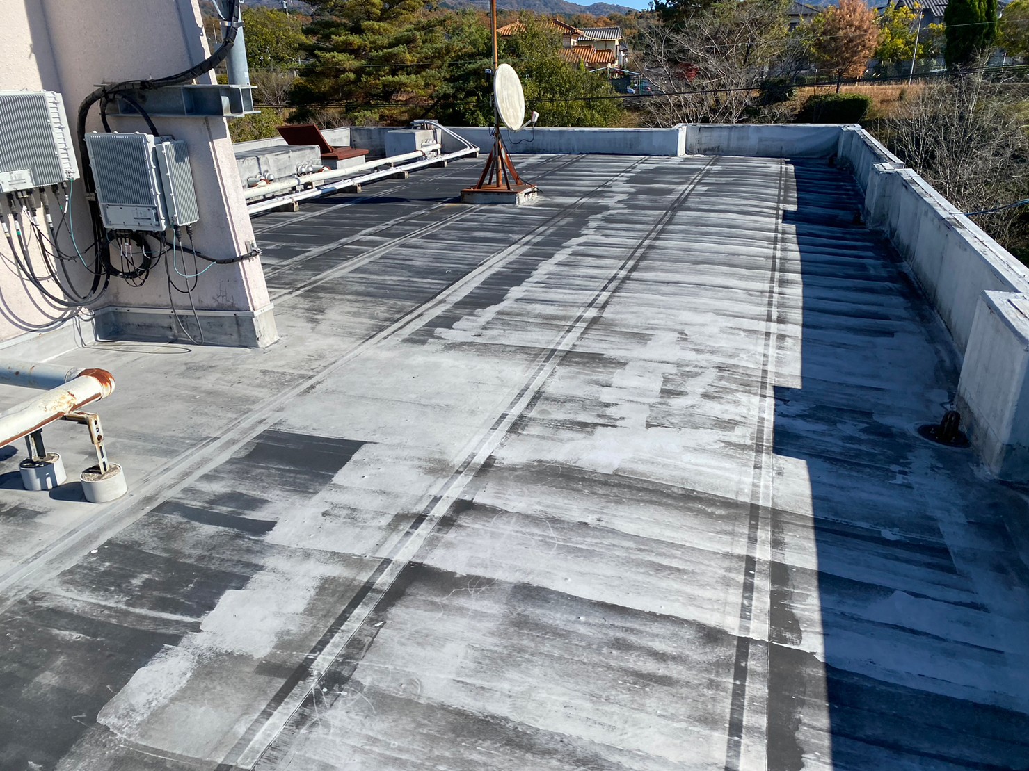 愛知県瀬戸市にてマンションの屋上防水の無料見積りのための現地調査