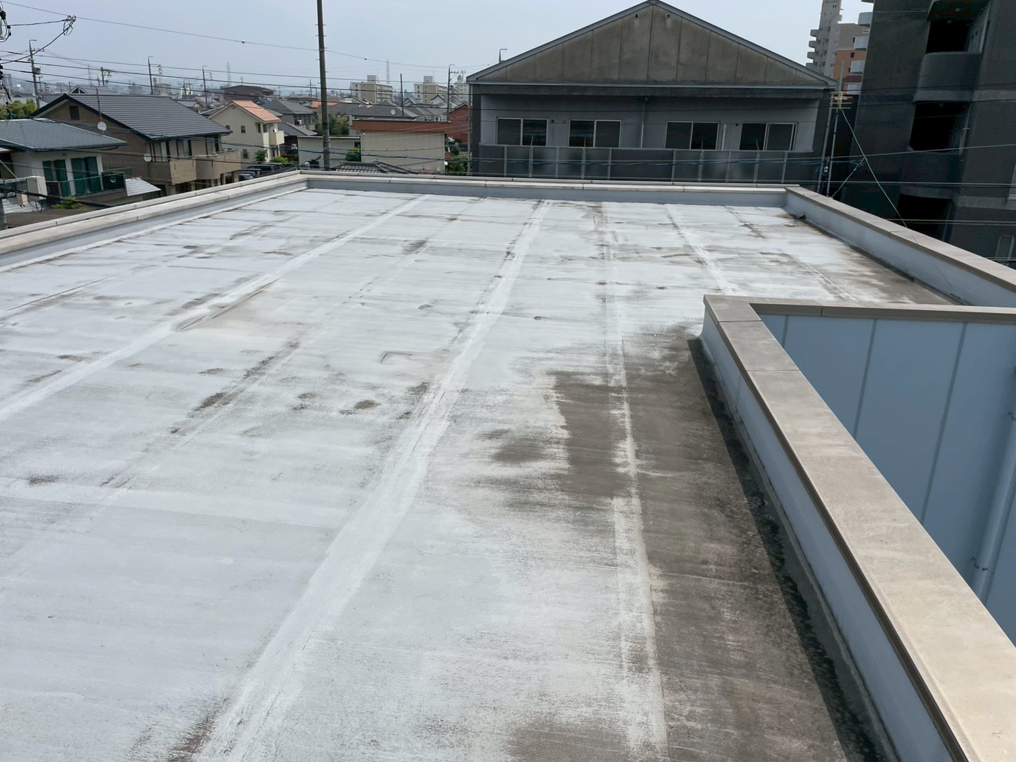 名古屋市名東区｜ALC外壁3階建ての屋上からの雨漏り調査を実施